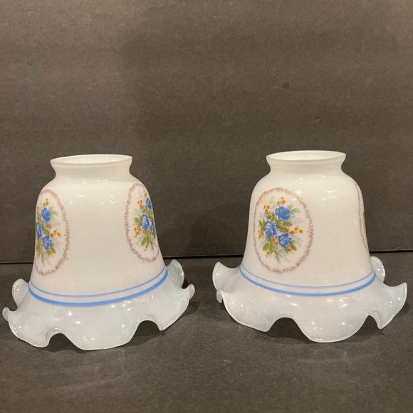 Pair Vintage Milk White Blue Floral Frosted Glass Light Lamp Shade Bell Ruffled - Picture 2 of 11